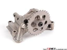 BOMBA ACEITE VW GOLF JETTA  PASSAT 1.8L 00-05 AUDI A4 TT BEETLE 98-06 A4     CODIGO 06A115105B