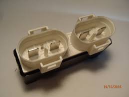 RELEVADOR  6 TERMINALES CONTROL VW  EUROVAN T4  701919506          CODIGO 701919506INT