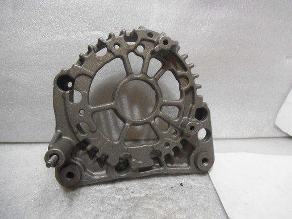 TAPA ALTERNADOR BOSCH VW GOLF JETA 90A DELANTERA     CODIGO 37029